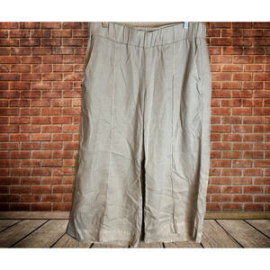 CHELSEA & violet khaki pull on cropped pants - size medium